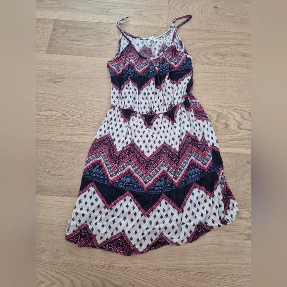 Chevron Patterned Dress - Picture 2 of 3